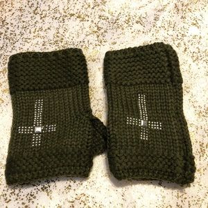 Military Green fingerless with Cross gloves NEW
